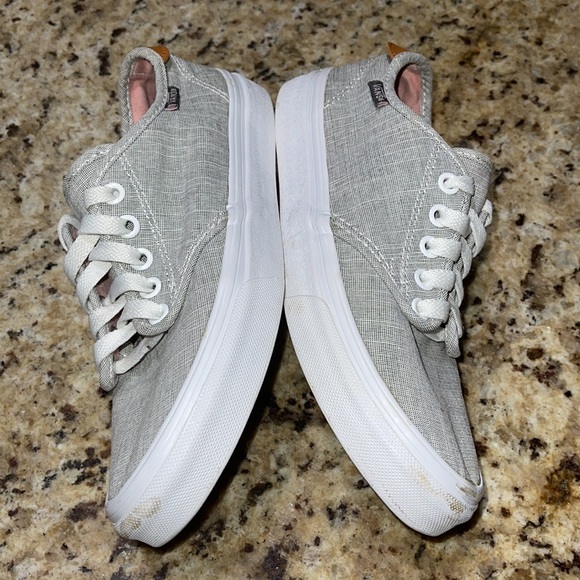 Vans - Picture 5 of 8